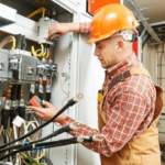 Cuáles son los requisitos para realizar una instalación eléctrica en un local comercial